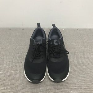 In Great condition. Women’s Nike Sneakers